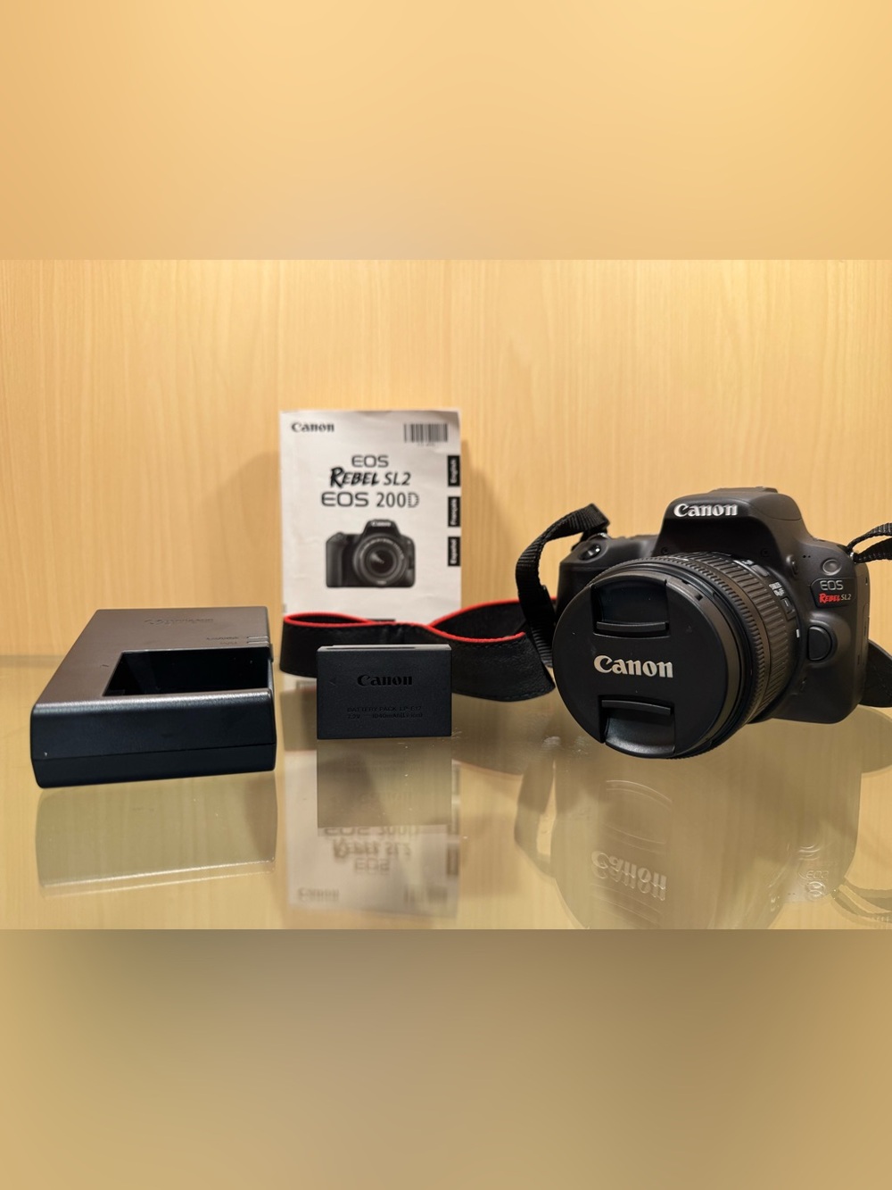 Canon EOS Rebel SL2 Camera with 2 batteries and carrying case
